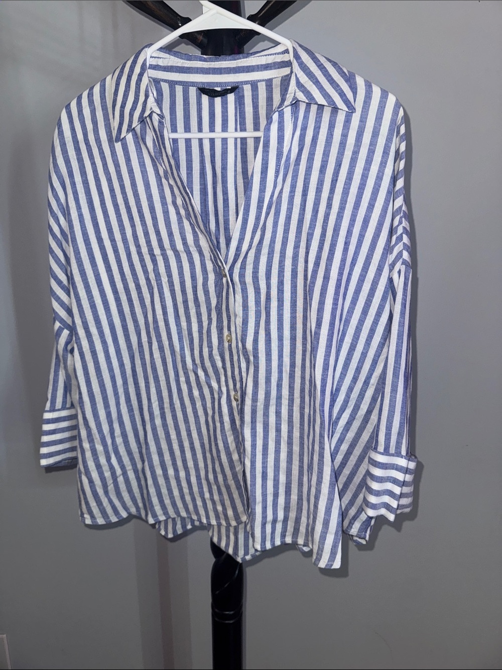 Zara Blue and White Vertical Stripe Casual Button-Down Shirt 31
